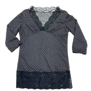 LAURA black top with lace | S